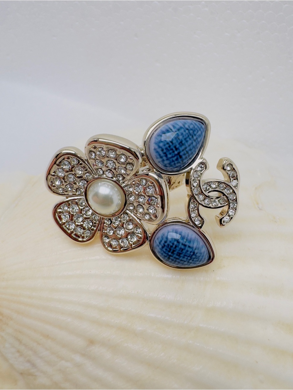 Elegant Blue Floral Crystal Ring - Unbranded